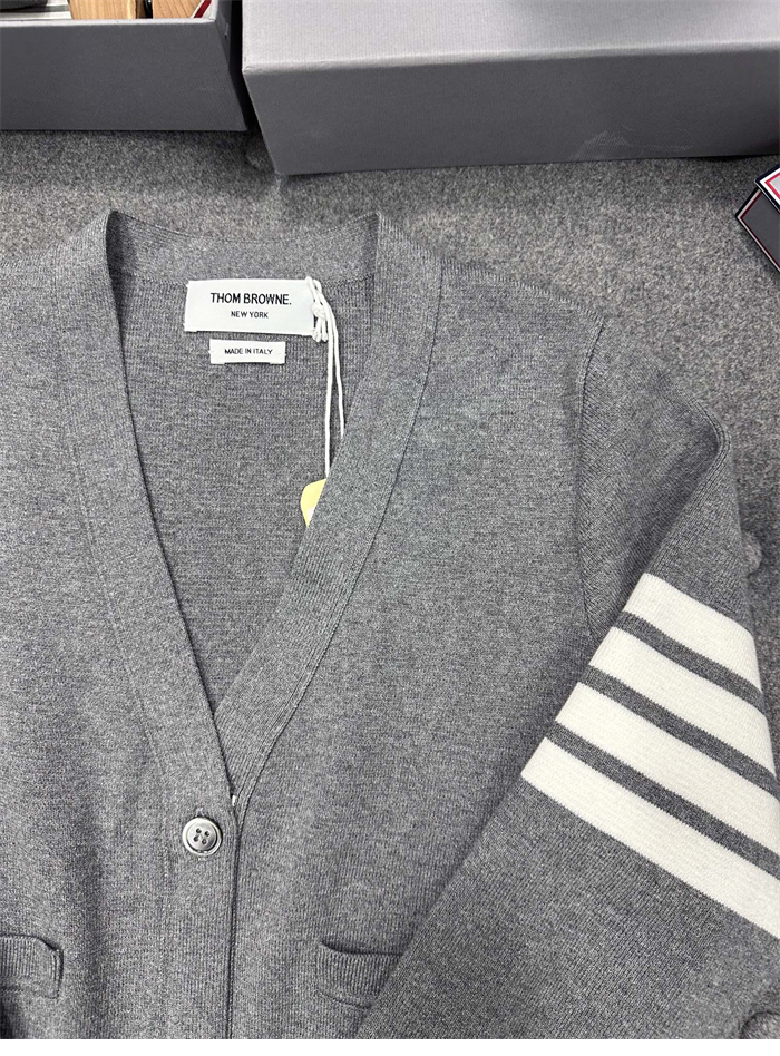 Thom Browne 톰브라운 4-Bar 사선완장 여성용 가디건 레플리카 14번 이미지 - 의류 | 세미샵 레플리카 사이트