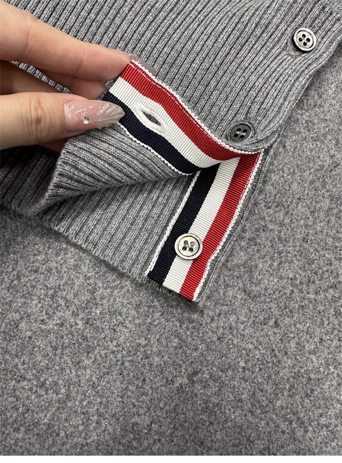 Thom Browne 톰브라운 4-Bar 사선완장 여성용 가디건 레플리카 20번 이미지 - 의류 | 세미샵 레플리카 사이트