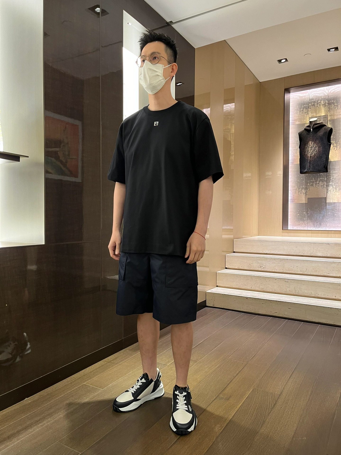 Fendi 펜디 메탈 FF 아플리케 포인트 코튼 반팔 티셔츠 “2COLOR” 레플리카 5번 이미지 - 의류 | 세미샵 레플리카 사이트