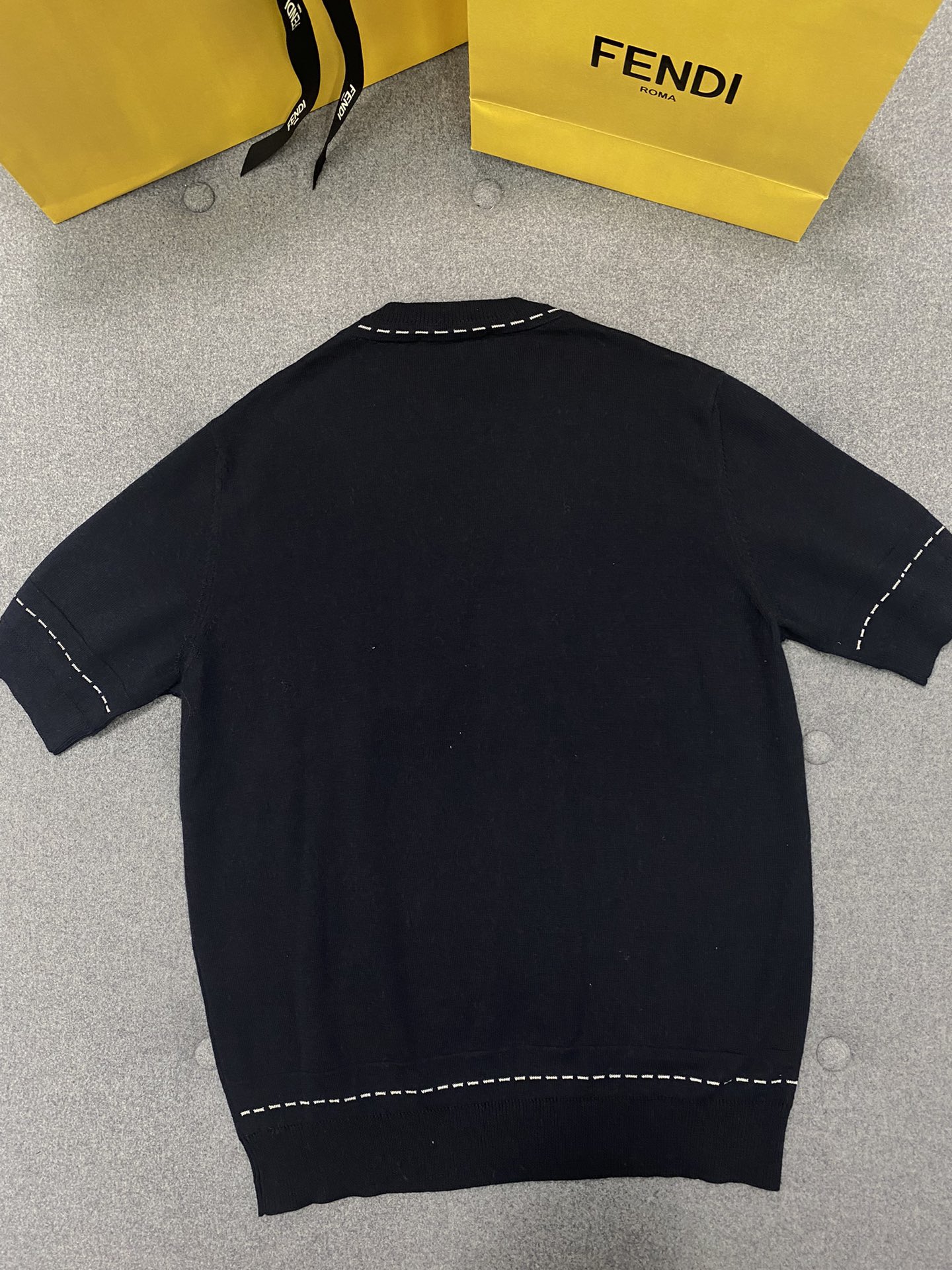 Fendi 펜디 블루톤 메이드 인 펜디 디테일 크루넥 반팔 스웨터 레플리카 10번 이미지 - 의류 | 세미샵 레플리카 사이트