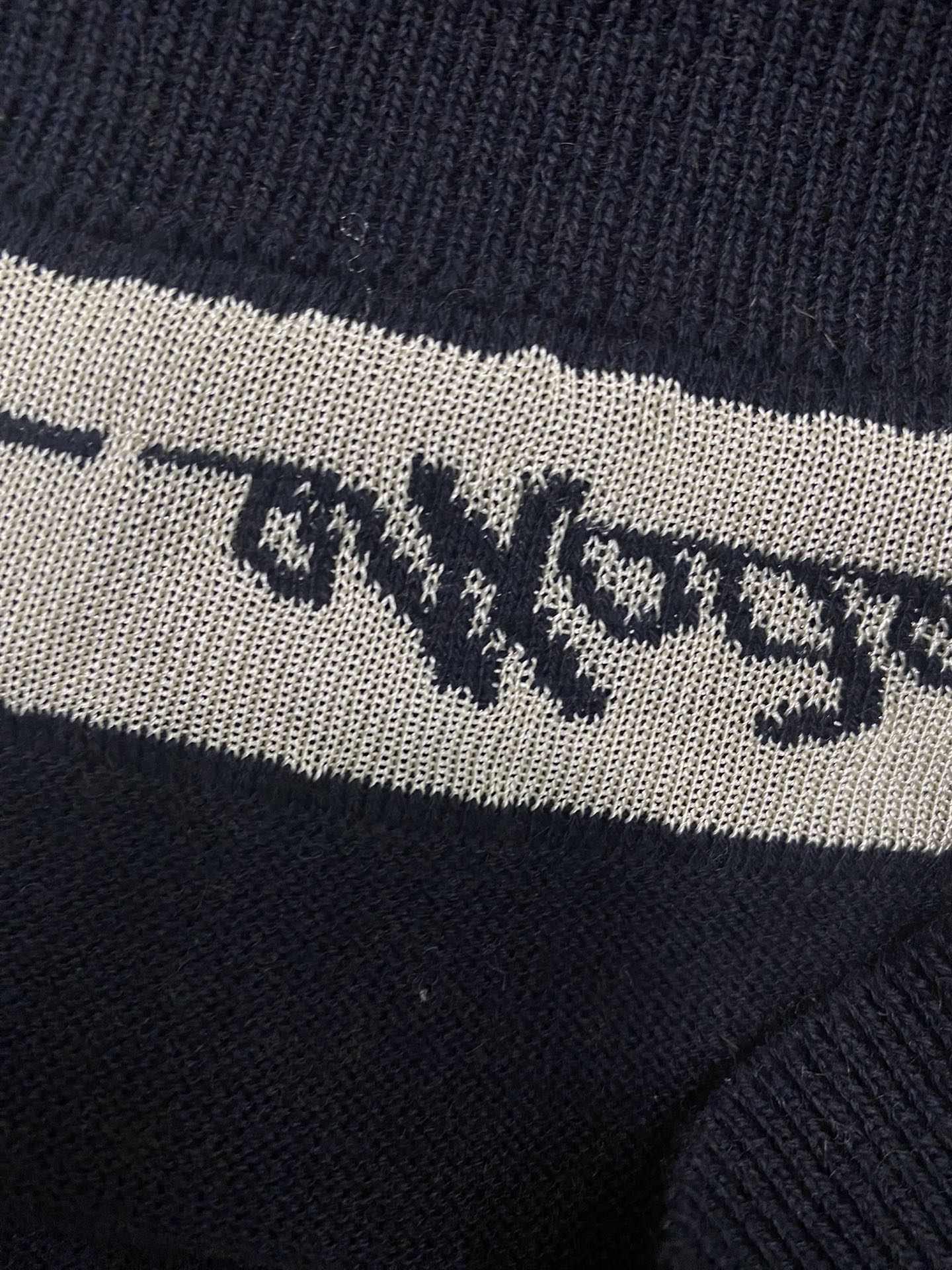 Fendi 펜디 블루톤 메이드 인 펜디 디테일 크루넥 반팔 스웨터 레플리카 13번 이미지 - 의류 | 세미샵 레플리카 사이트