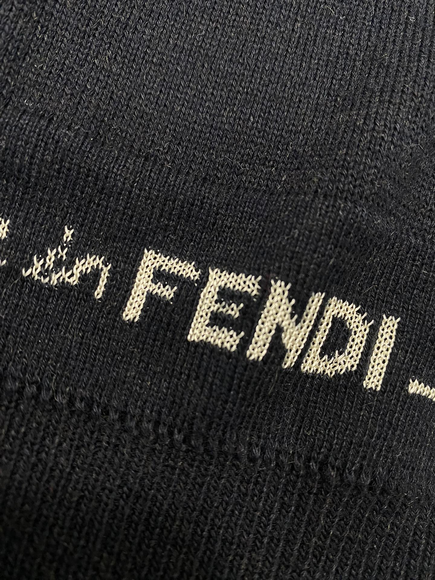 Fendi 펜디 블루톤 메이드 인 펜디 디테일 크루넥 반팔 스웨터 레플리카 14번 이미지 - 의류 | 세미샵 레플리카 사이트