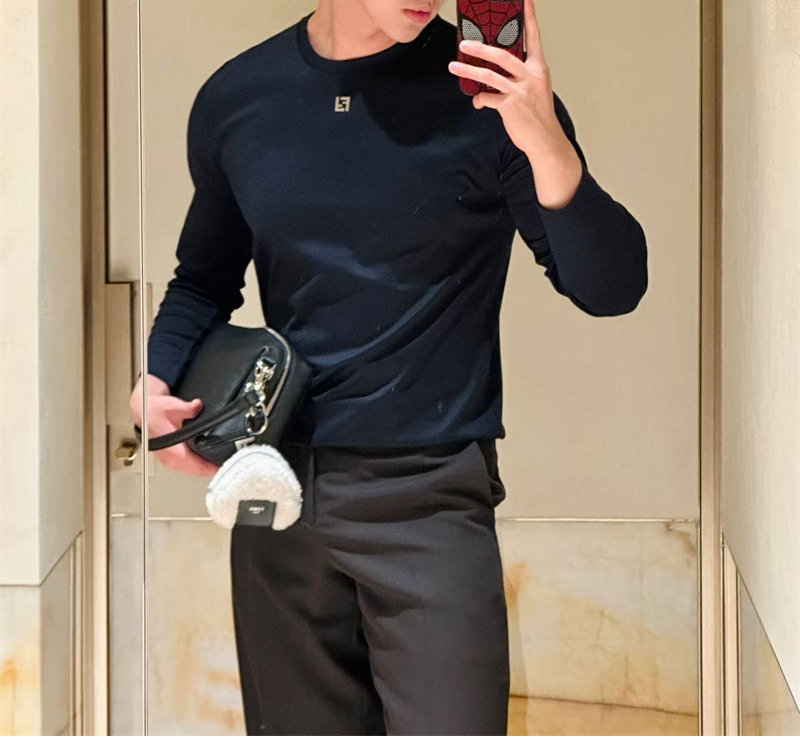 Fendi 펜디 스몰 FF 메탈 긴팔 티셔츠 레플리카 4번 이미지 - 의류 | 세미샵 레플리카 사이트