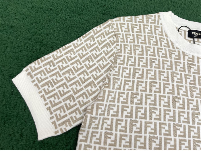 Fendi 펜디 점퍼 페브릭 반팔 니트 스웨터 레플리카 18번 이미지 - 의류 | 세미샵 레플리카 사이트