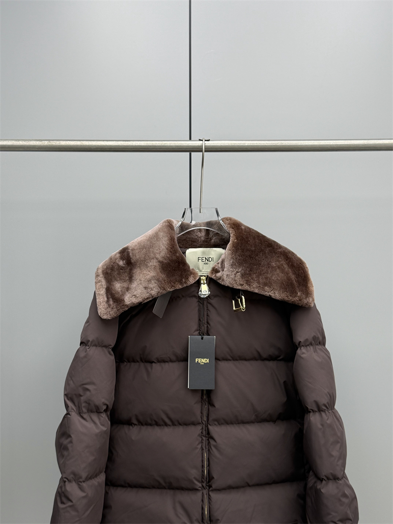 펜디 펜디 퀼팅 애비에이터 다운 패딩 자켓 레플리카 19번 이미지 - 의류 | 세미샵 레플리카 사이트