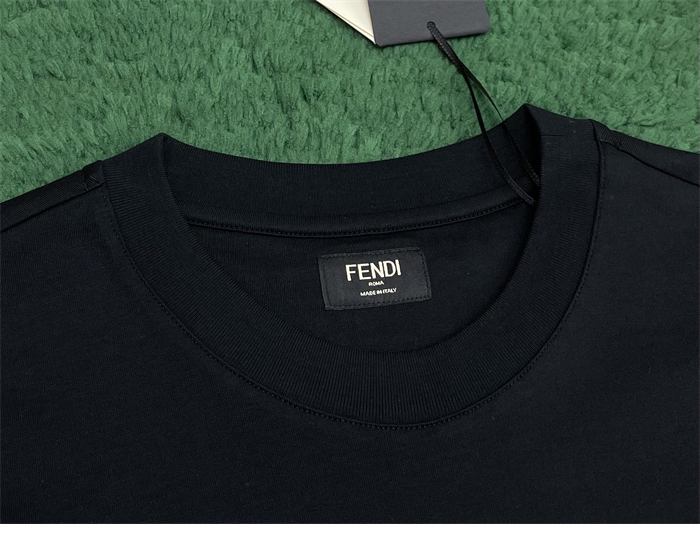 Fendi 펜디 프론트 마이크로 로고 반팔 티셔츠 레플리카 8번 이미지 - 의류 | 세미샵 레플리카 사이트