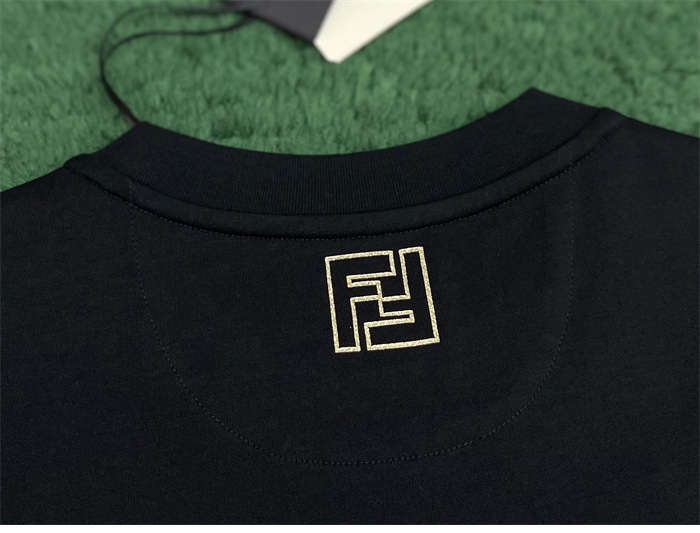 Fendi 펜디 프론트 마이크로 로고 반팔 티셔츠 레플리카 10번 이미지 - 의류 | 세미샵 레플리카 사이트