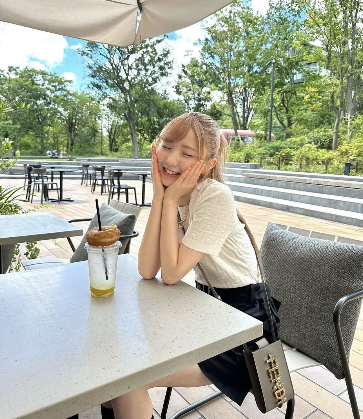 Fendi 펜디 화이트 FF 안타르시아 비스코스 니트 반팔 티셔츠 레플리카 3번 이미지 - 의류 | 세미샵 레플리카 사이트