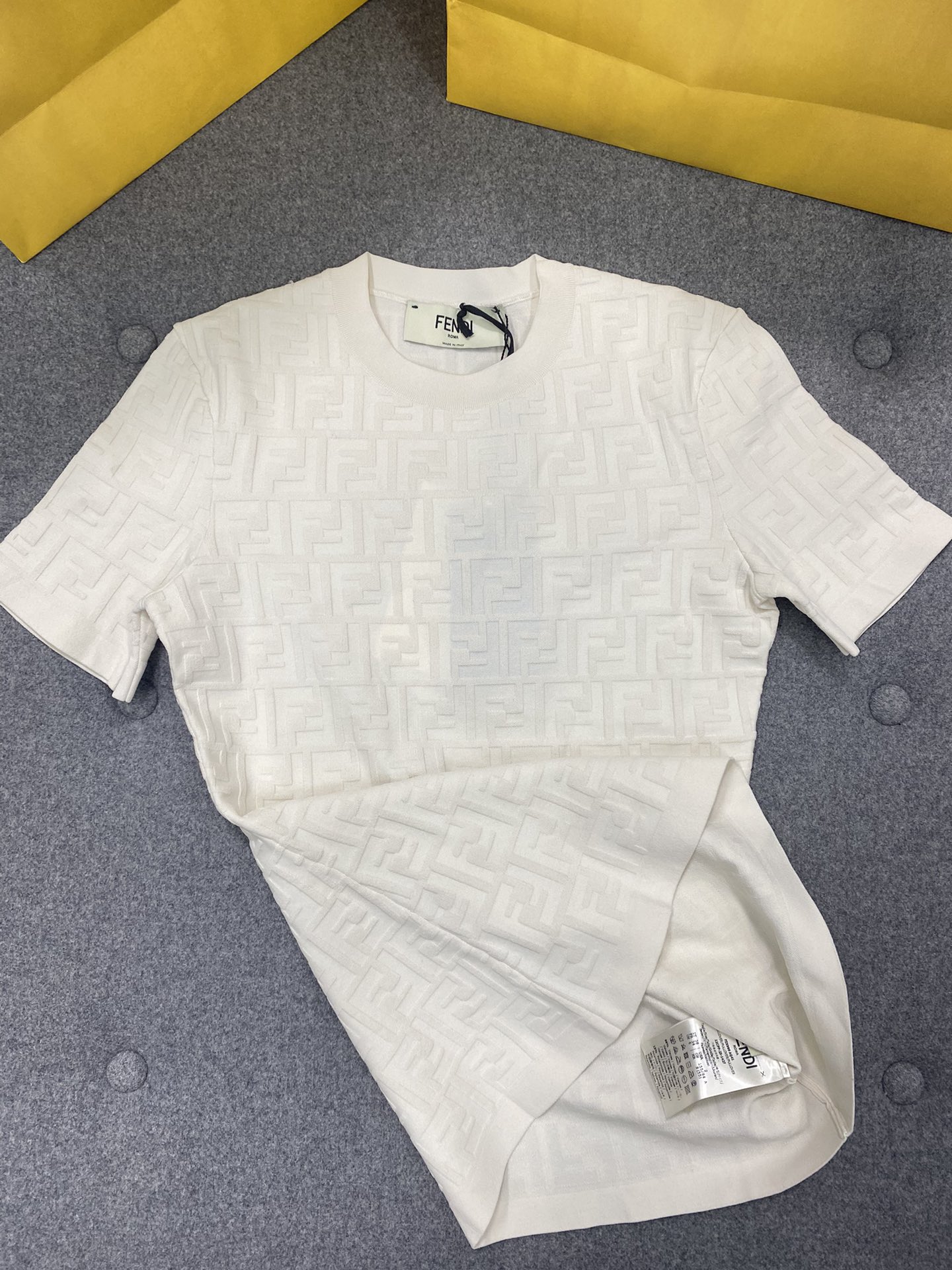 Fendi 펜디 화이트 FF 안타르시아 비스코스 니트 반팔 티셔츠 레플리카 7번 이미지 - 의류 | 세미샵 레플리카 사이트