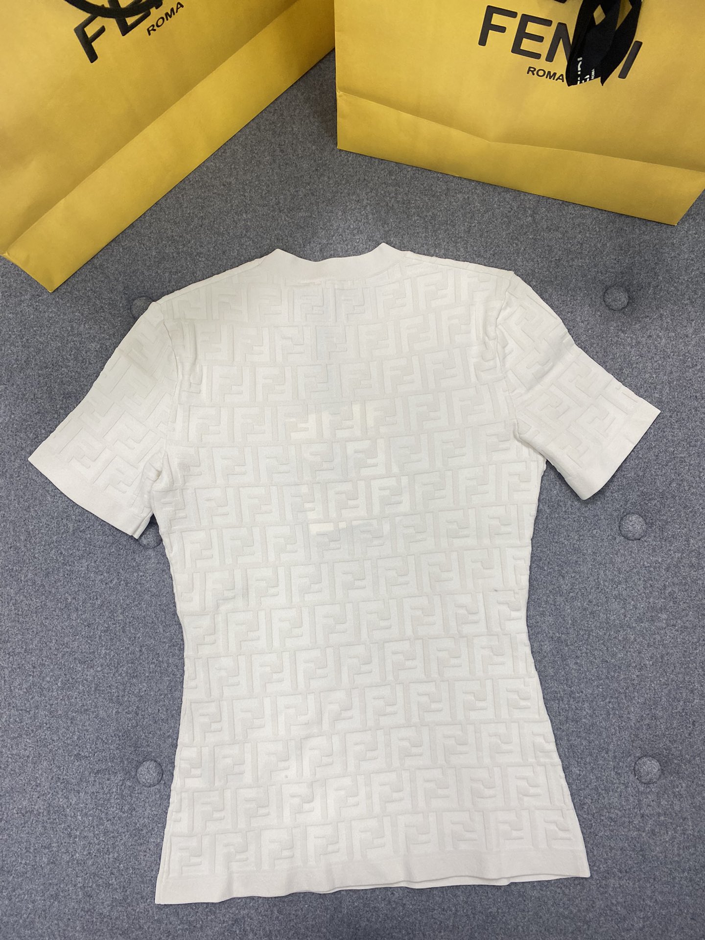 Fendi 펜디 화이트 FF 안타르시아 비스코스 니트 반팔 티셔츠 레플리카 9번 이미지 - 의류 | 세미샵 레플리카 사이트