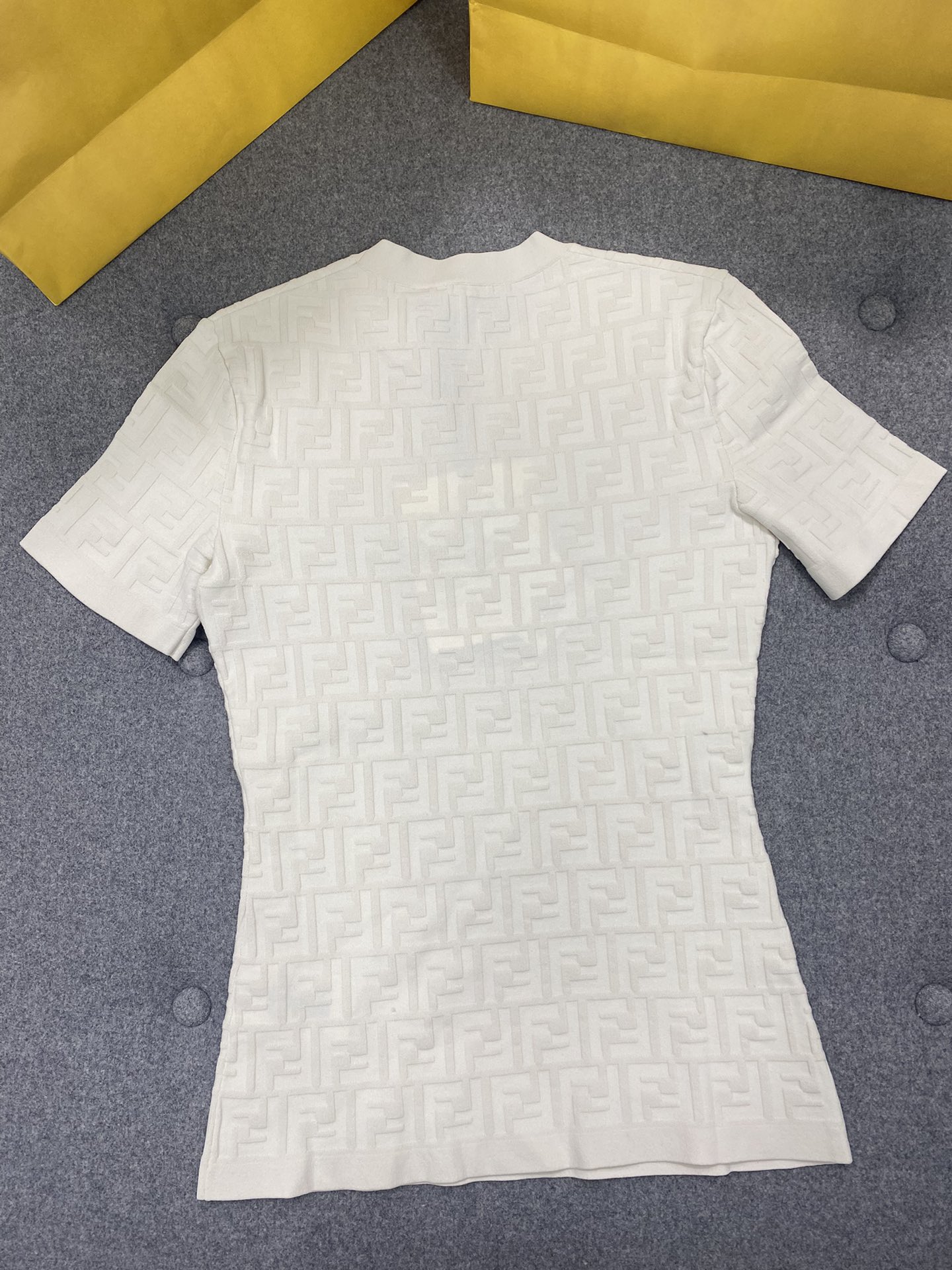 Fendi 펜디 화이트 FF 안타르시아 비스코스 니트 반팔 티셔츠 레플리카 10번 이미지 - 의류 | 세미샵 레플리카 사이트