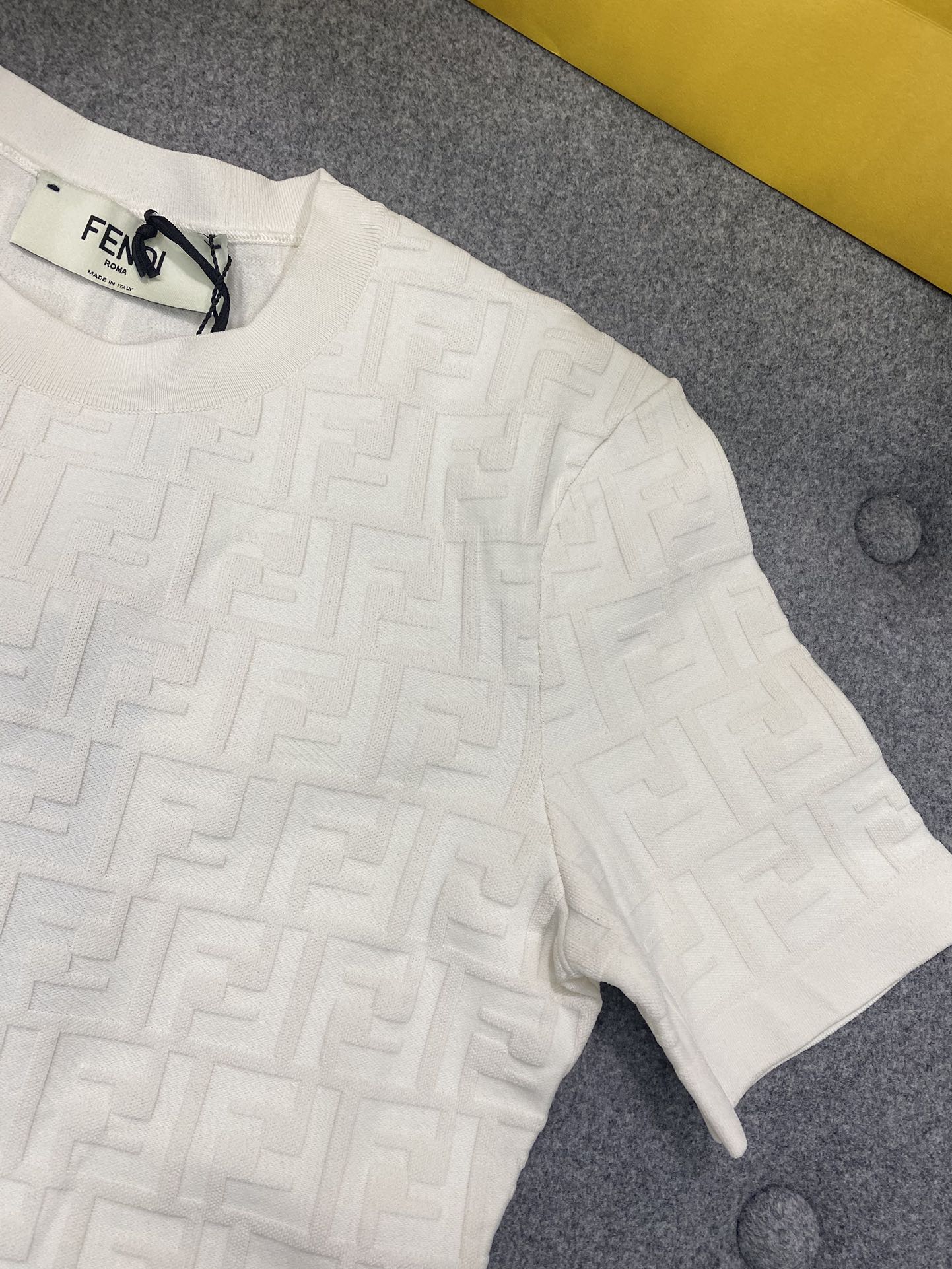 Fendi 펜디 화이트 FF 안타르시아 비스코스 니트 반팔 티셔츠 레플리카 12번 이미지 - 의류 | 세미샵 레플리카 사이트