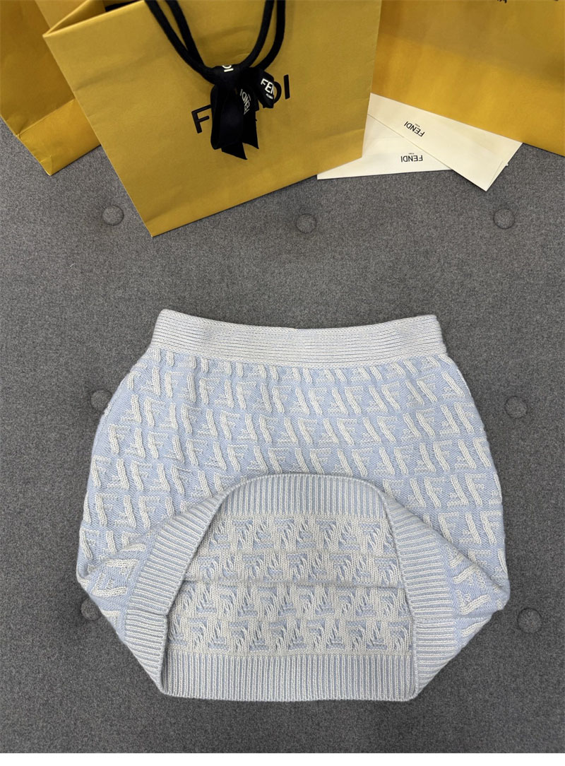 Fendi 펜디 FF 로고 인타르시아 니트 크롭 가디건 & 미니 스커트 파우더 블루 레플리카 18번 이미지 - 의류 | 세미샵 레플리카 사이트