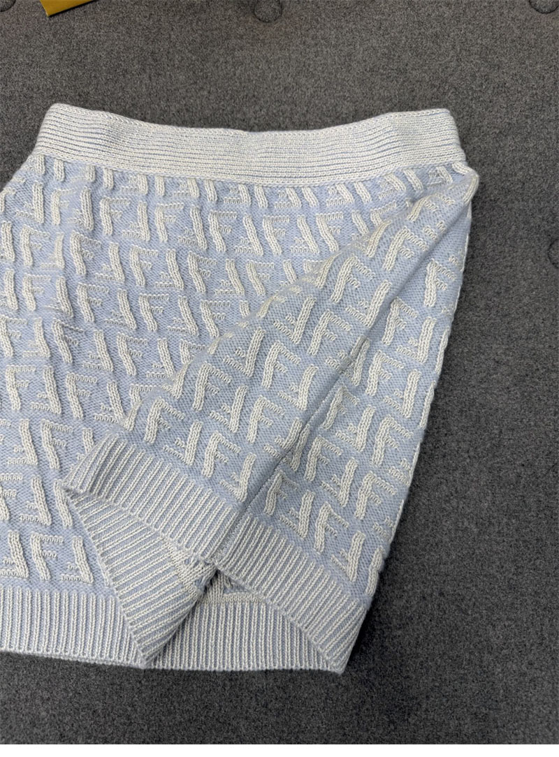 Fendi 펜디 FF 로고 인타르시아 니트 크롭 가디건 & 미니 스커트 파우더 블루 레플리카 20번 이미지 - 의류 | 세미샵 레플리카 사이트