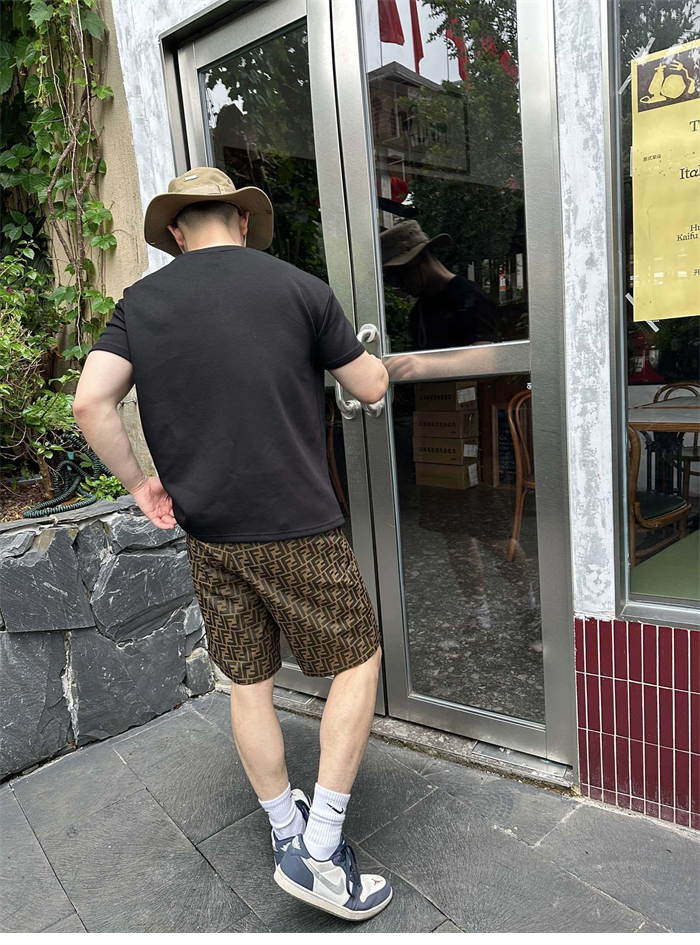 Fendi 펜디 FF 로고 풀오버 숏팬츠 레플리카 3번 이미지 - 의류 | 세미샵 레플리카 사이트