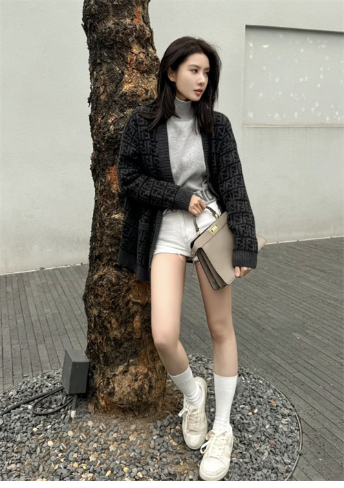 Fendi 펜디 FF 자카드 리버시블 캐시미어 가디건 레플리카 5번 이미지 - 의류 | 세미샵 레플리카 사이트