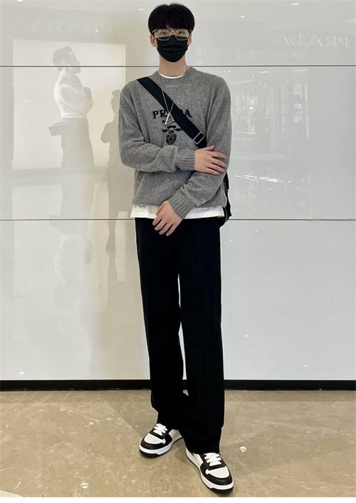 P R A D A 프라다 로고 울 캐시미어 크루넥 스웨터 니트 2컬러 레플리카 2번 이미지 - 의류 | 세미샵 레플리카 사이트