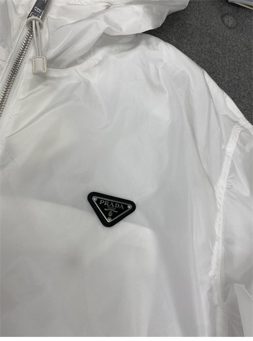 P R A D A 프라다 리나일론 블루종 바람막이 자켓 화이트 레플리카 21번 이미지 - 의류 | 세미샵 레플리카 사이트