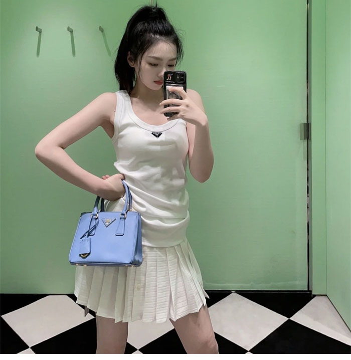 P R A D A 프라다 립 니트 저지 탱크 탑 2컬러 레플리카 4번 이미지 - 의류 | 세미샵 레플리카 사이트