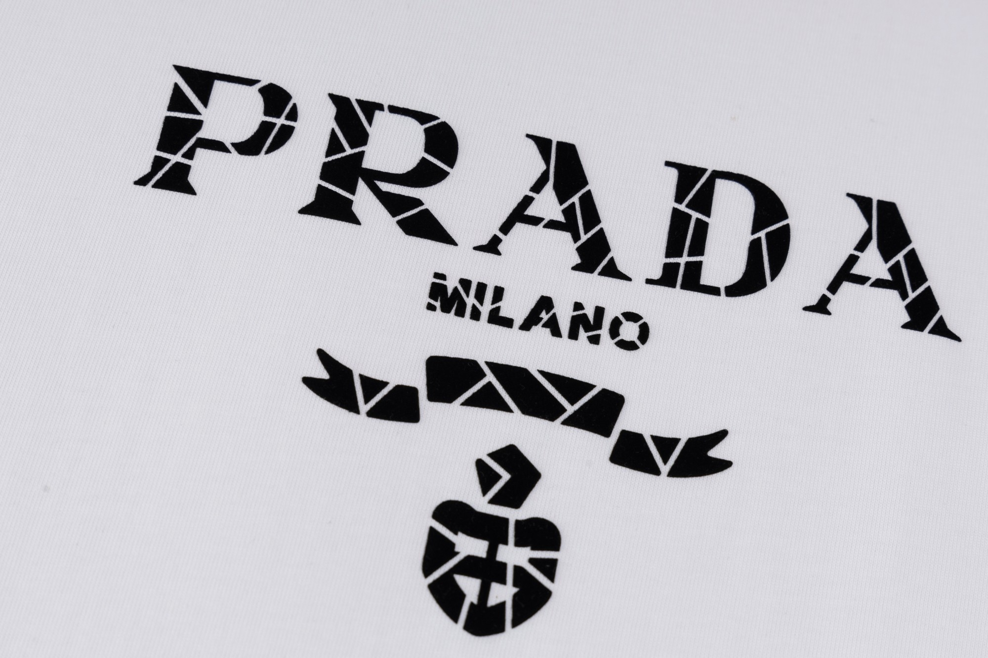 프라다 프라다 심볼 그래픽 프린트 티셔츠 레플리카 5번 이미지 - 의류 | 세미샵 레플리카 사이트