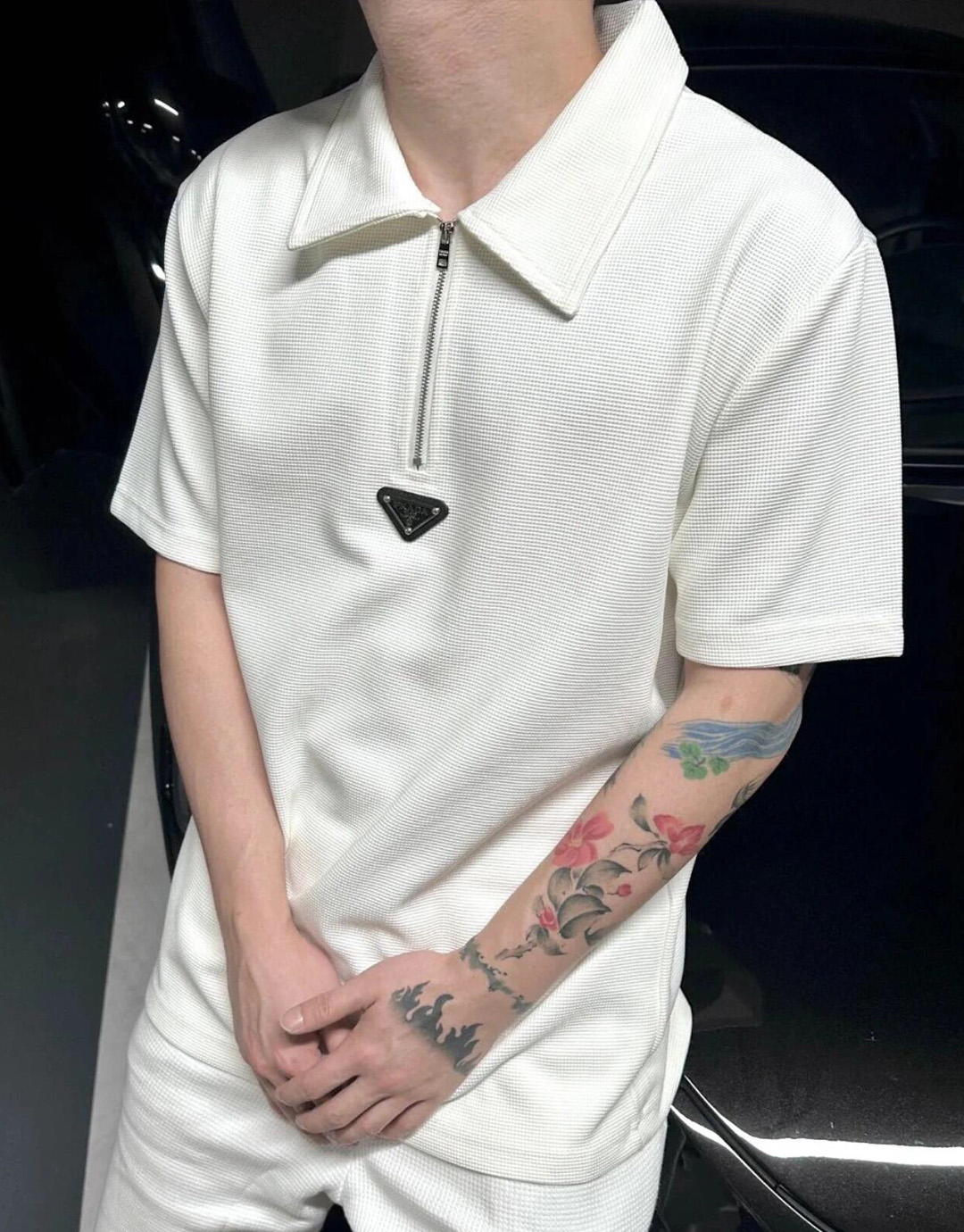 P R A D A 프라다 와플 스틸 와펜 반팔 폴로 카라 티셔츠 “2COLOR” 레플리카 5번 이미지 - 의류 | 세미샵 레플리카 사이트