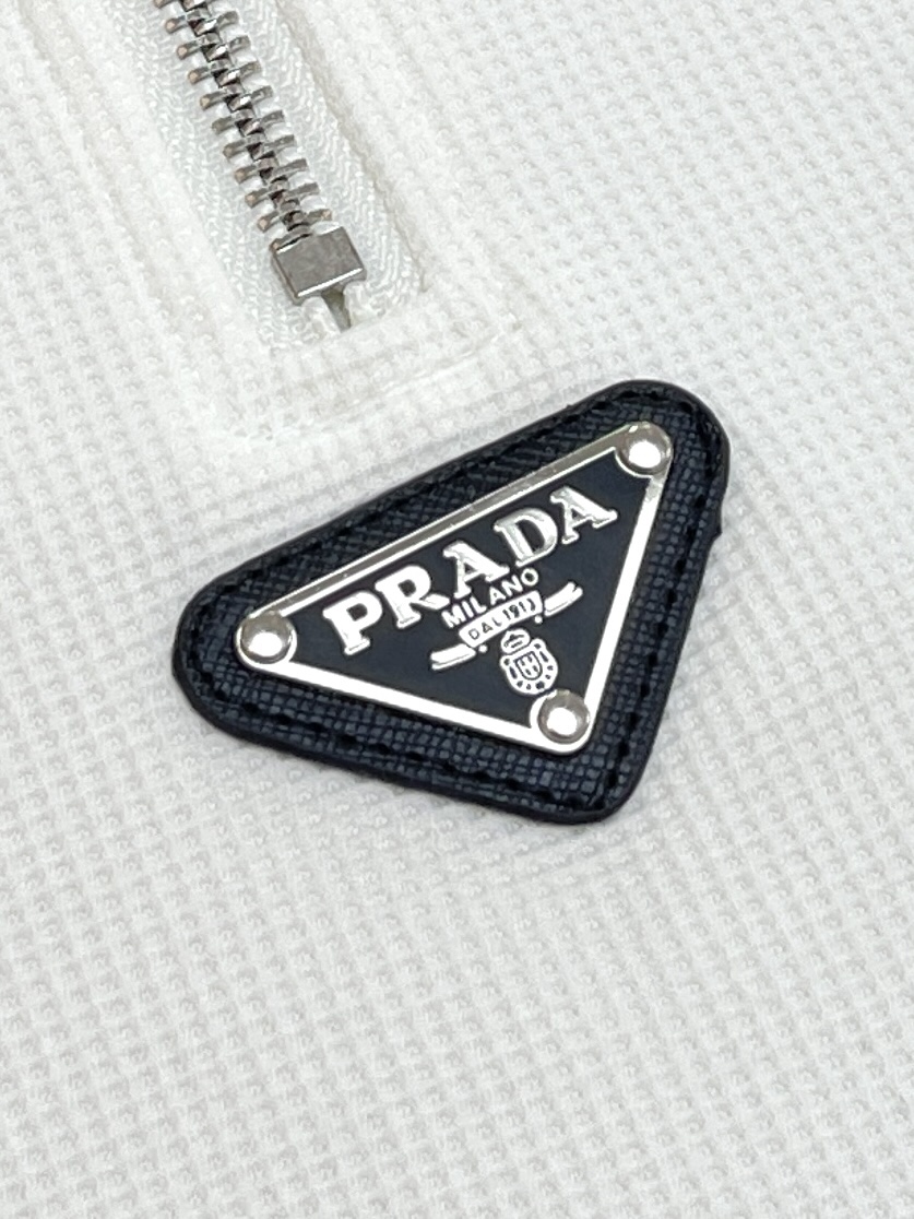 P R A D A 프라다 와플 스틸 와펜 반팔 폴로 카라 티셔츠 “2COLOR” 레플리카 19번 이미지 - 의류 | 세미샵 레플리카 사이트