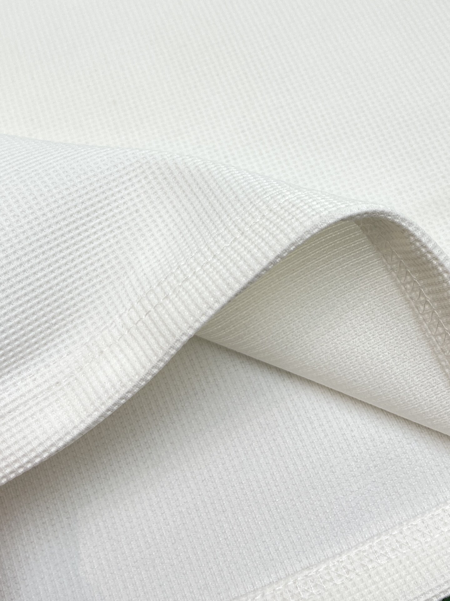 P R A D A 프라다 와플 스틸 와펜 반팔 폴로 카라 티셔츠 “2COLOR” 레플리카 20번 이미지 - 의류 | 세미샵 레플리카 사이트