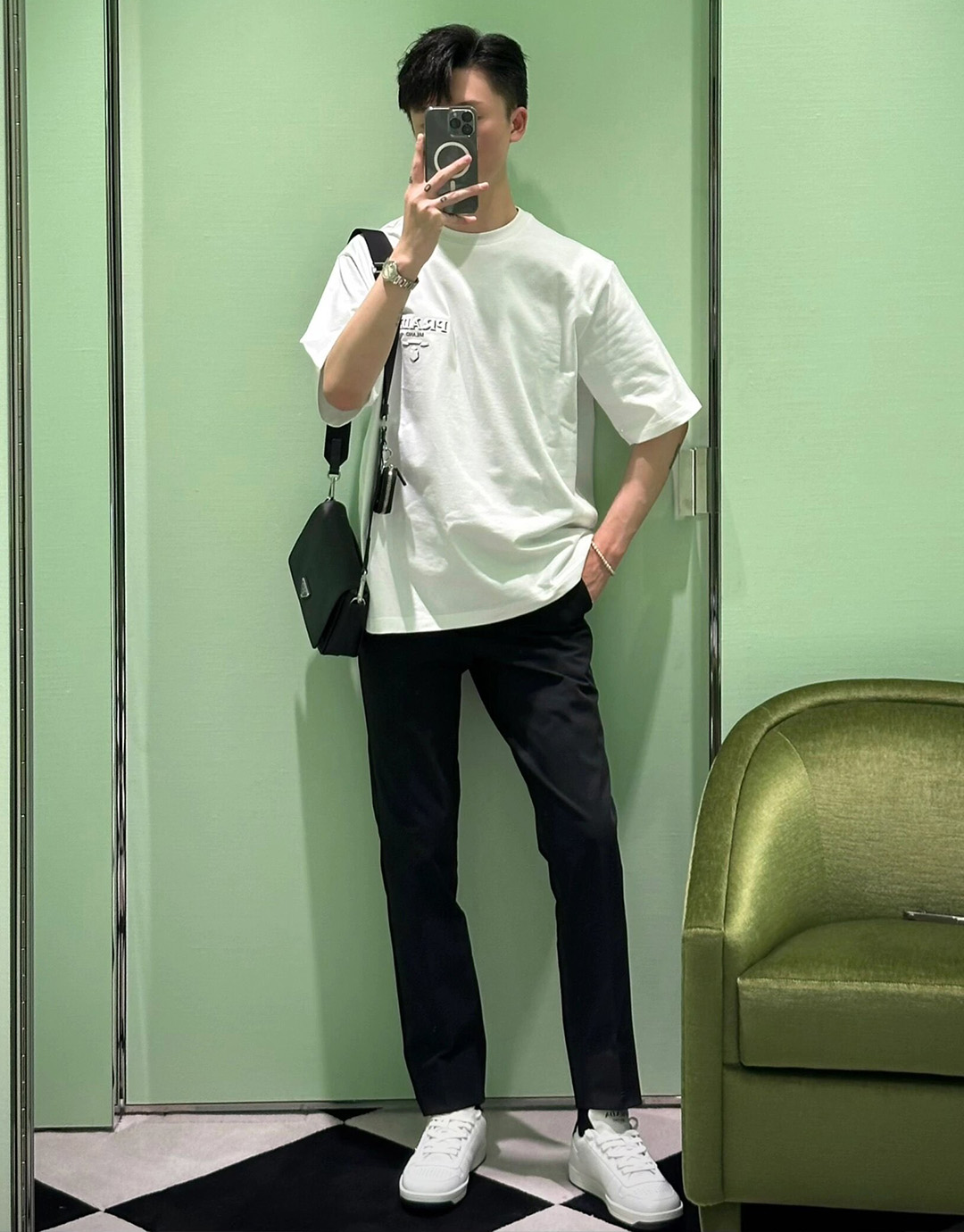 P R A D A 프라다 입체 프린티드 레터링 로고 박시 반팔 티셔츠 “2COLOR” 레플리카 6번 이미지 - 의류 | 세미샵 레플리카 사이트