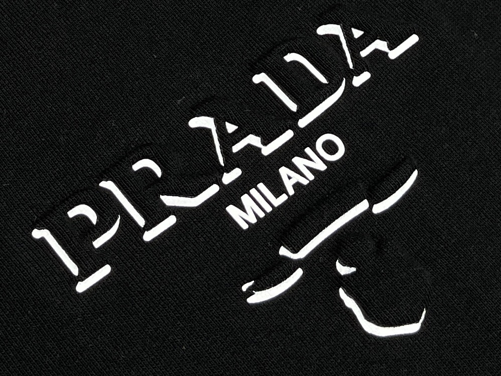 P R A D A 프라다 입체 프린티드 레터링 로고 박시 반팔 티셔츠 “2COLOR” 레플리카 12번 이미지 - 의류 | 세미샵 레플리카 사이트