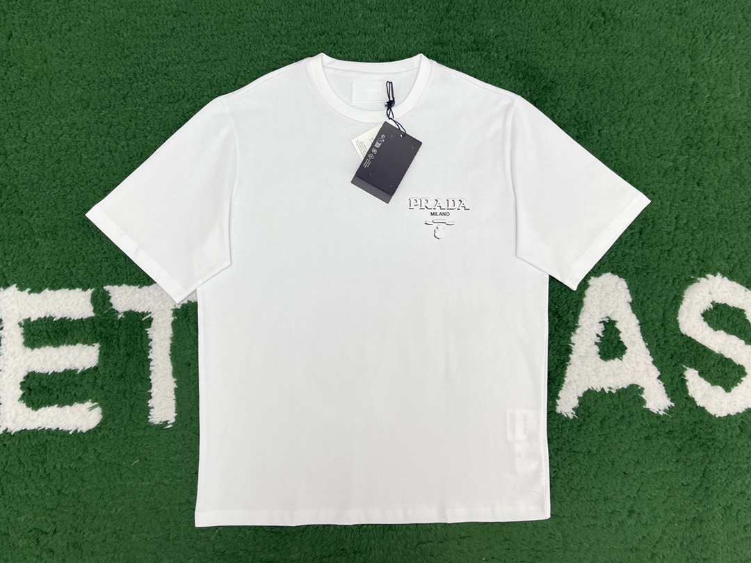 P R A D A 프라다 입체 프린티드 레터링 로고 박시 반팔 티셔츠 “2COLOR” 레플리카 14번 이미지 - 의류 | 세미샵 레플리카 사이트