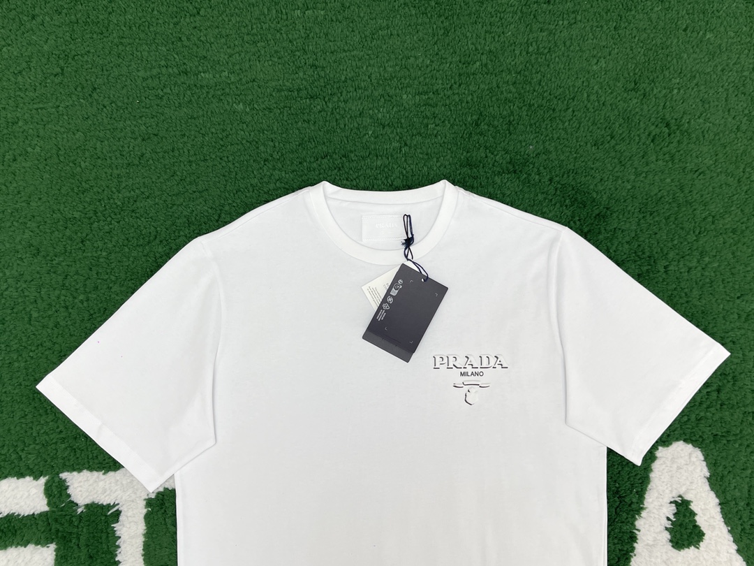 P R A D A 프라다 입체 프린티드 레터링 로고 박시 반팔 티셔츠 “2COLOR” 레플리카 16번 이미지 - 의류 | 세미샵 레플리카 사이트