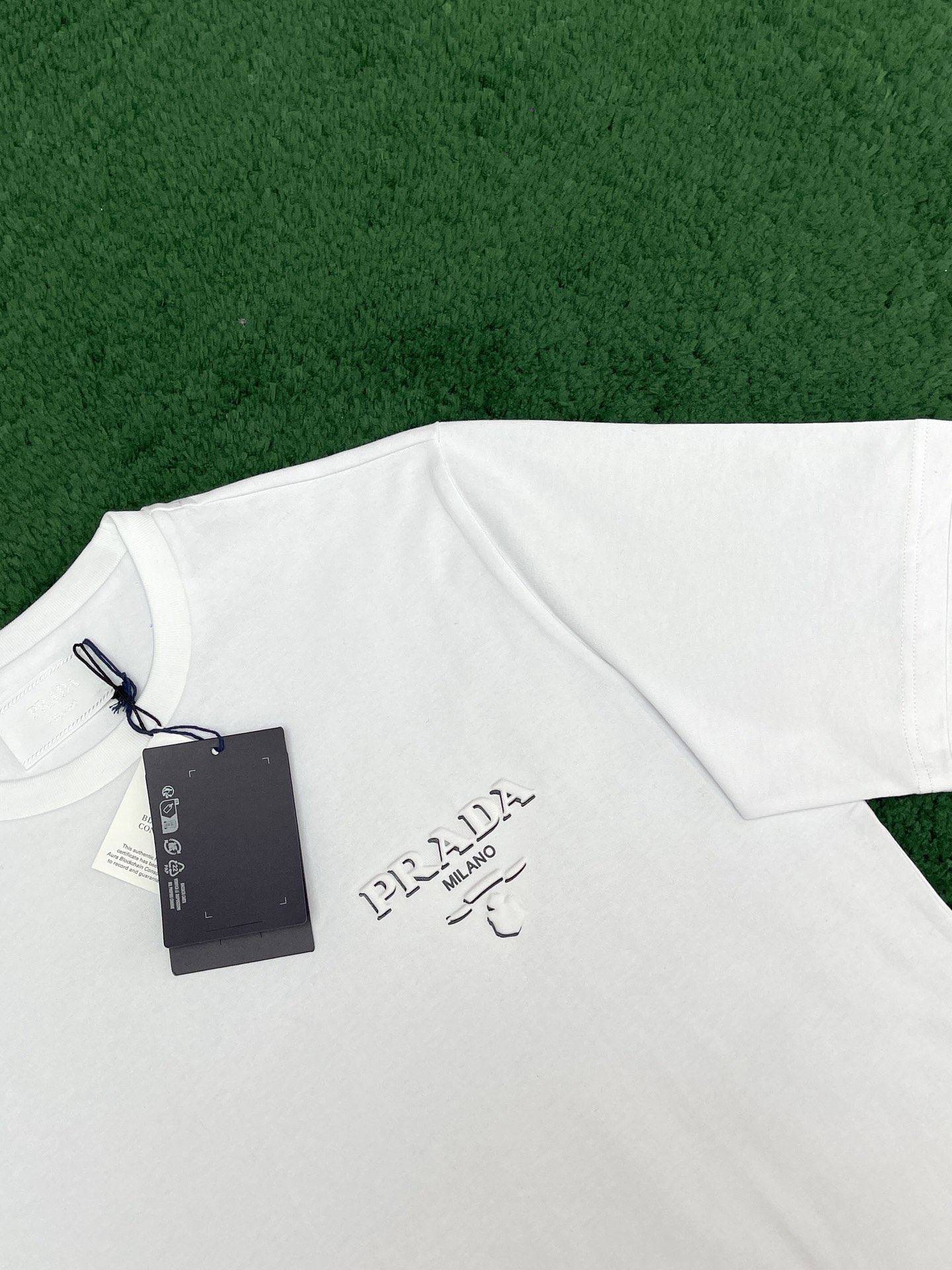 P R A D A 프라다 입체 프린티드 레터링 로고 박시 반팔 티셔츠 “2COLOR” 레플리카 17번 이미지 - 의류 | 세미샵 레플리카 사이트