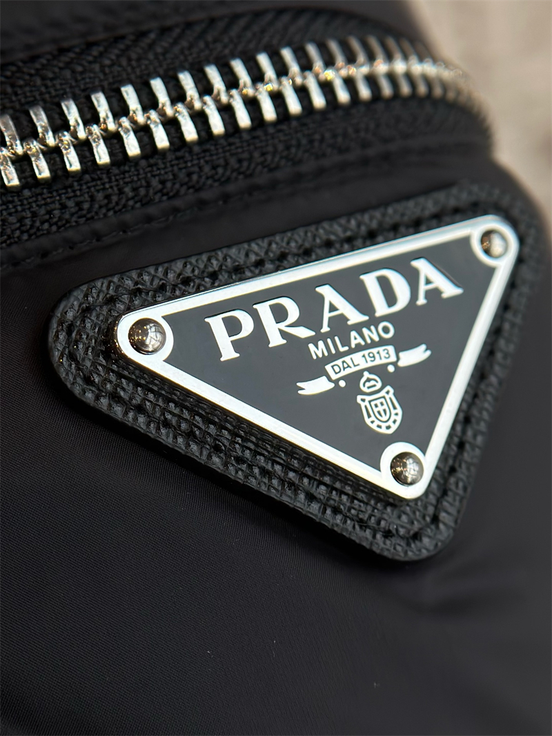 프라다 프라다 트라이앵글 로고 리나일론 다운 패딩자켓 레플리카 19번 이미지 - 의류 | 세미샵 레플리카 사이트