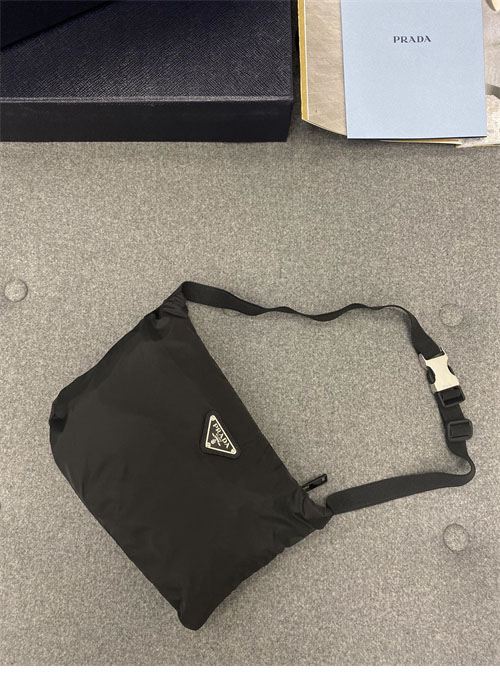 P R A D A 프라다 트라이앵글 로고 리나일론 피우마 집업 자켓 레플리카 7번 이미지 - 의류 | 세미샵 레플리카 사이트