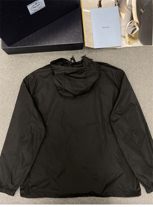P R A D A 프라다 트라이앵글 로고 리나일론 피우마 집업 자켓 레플리카 13번 이미지 - 의류 | 세미샵 레플리카 사이트