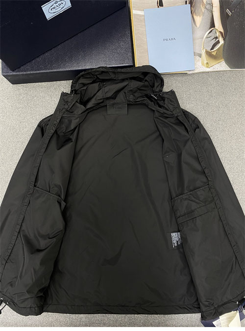 P R A D A 프라다 트라이앵글 로고 리나일론 피우마 집업 자켓 레플리카 14번 이미지 - 의류 | 세미샵 레플리카 사이트