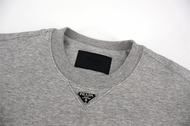 프라다 프라다 트라이앵글 로고 스웨트셔츠 맨투맨 레플리카 5번 이미지 - 의류 | 세미샵 레플리카 사이트