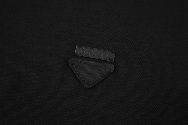 P R A D A 프라다 트라이앵글 로고 패치 레이어드 트림 긴팔 티셔츠 레플리카 6번 이미지 - 의류 | 세미샵 레플리카 사이트