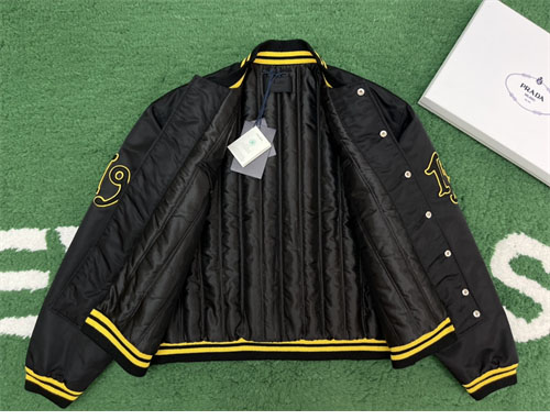 P R A D A 프라다 패치 리나일론 봄버 바시티 자켓 블루종 레플리카 11번 이미지 - 의류 | 세미샵 레플리카 사이트