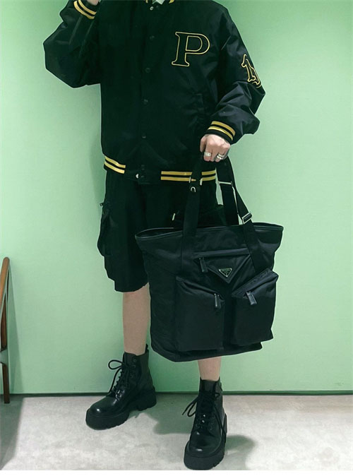 P R A D A 프라다 패치 리나일론 봄버 바시티 자켓 블루종 레플리카 18번 이미지 - 의류 | 세미샵 레플리카 사이트