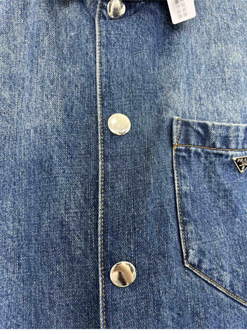 P R A D A 프라다 24SS 트라이앵글 로고 포켓 워싱 데님 셔츠 레플리카 9번 이미지 - 의류 | 세미샵 레플리카 사이트