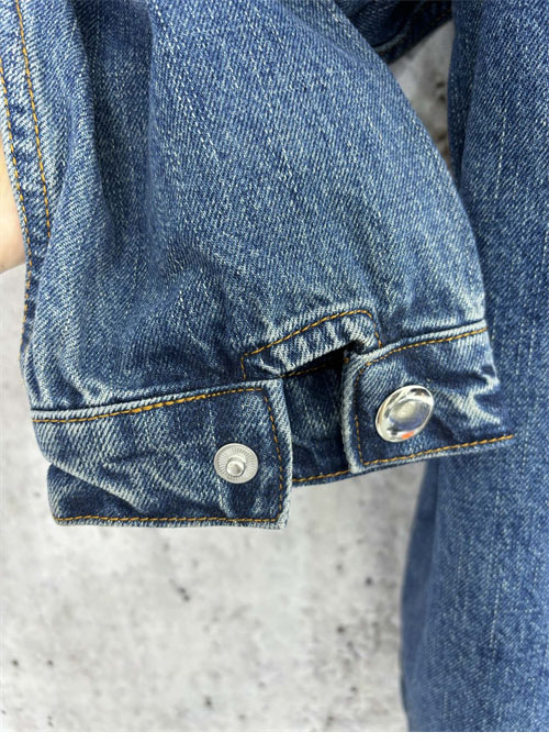 P R A D A 프라다 24SS 트라이앵글 로고 포켓 워싱 데님 셔츠 레플리카 11번 이미지 - 의류 | 세미샵 레플리카 사이트