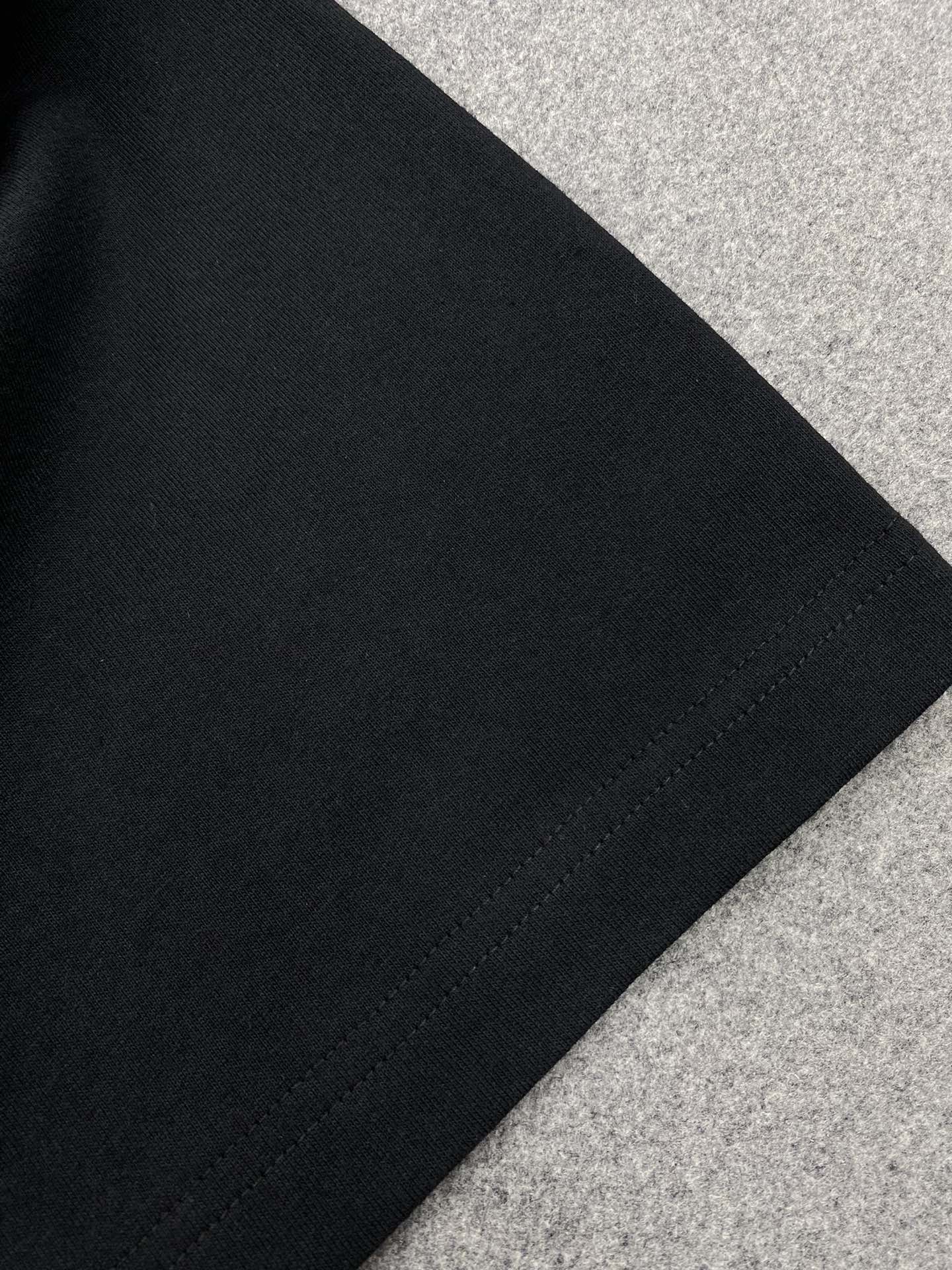 P R A D A 프라다 3D 프린팅 니트 크루넥 반팔 티셔츠 “2COLOR” 레플리카 10번 이미지 - 의류 | 세미샵 레플리카 사이트