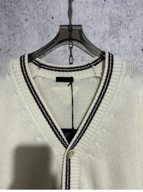 P R A D A 프라다 V넥 울 니트 가디건 레플리카 6번 이미지 - 의류 | 세미샵 레플리카 사이트