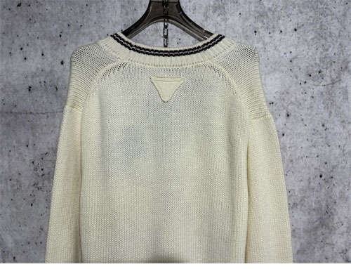 P R A D A 프라다 V넥 울 니트 가디건 레플리카 10번 이미지 - 의류 | 세미샵 레플리카 사이트