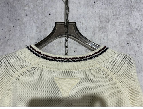 P R A D A 프라다 V넥 울 니트 가디건 레플리카 12번 이미지 - 의류 | 세미샵 레플리카 사이트