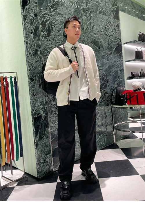 P R A D A 프라다 V넥 울 니트 가디건 레플리카 18번 이미지 - 의류 | 세미샵 레플리카 사이트