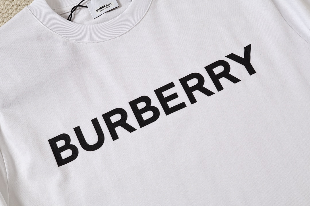 Burberry 버버리 로고 프린트 코튼 티셔츠 레플리카 6번 이미지 - 의류 | 세미샵 레플리카 사이트