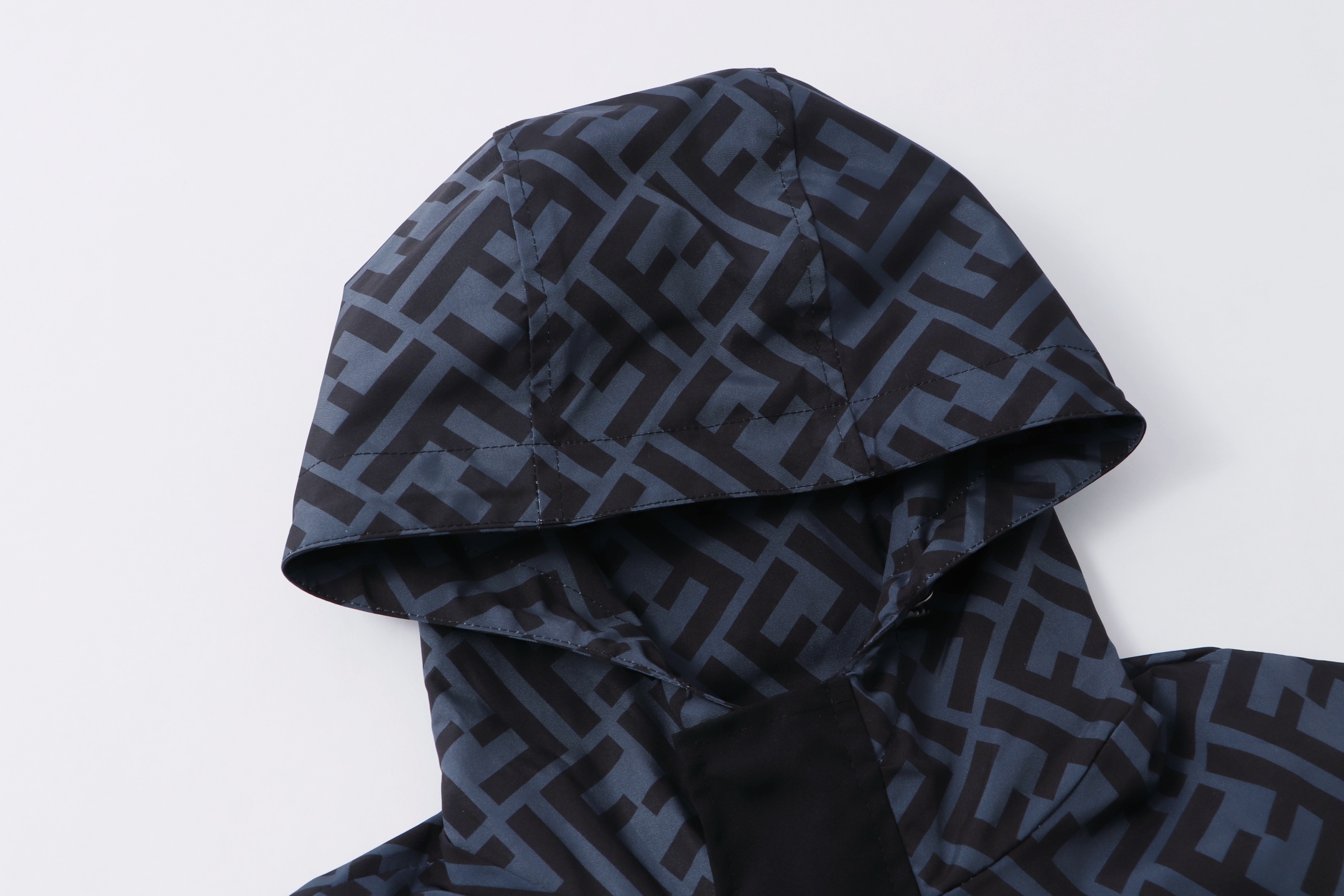 Fendi 펜디 올오버 윈드브레이커 레플리카 3번 이미지 - 의류 | 세미샵 레플리카 사이트