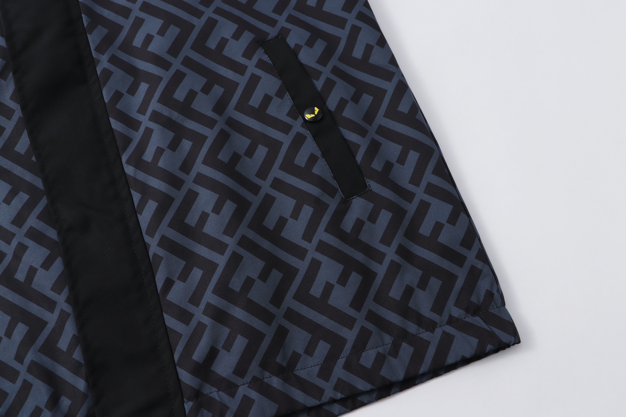 Fendi 펜디 올오버 윈드브레이커 레플리카 4번 이미지 - 의류 | 세미샵 레플리카 사이트